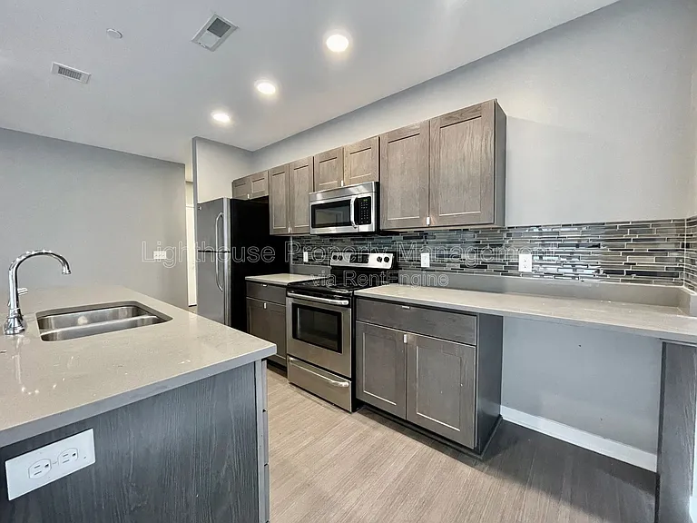 555 Michigan St NE #304 — Photo 6