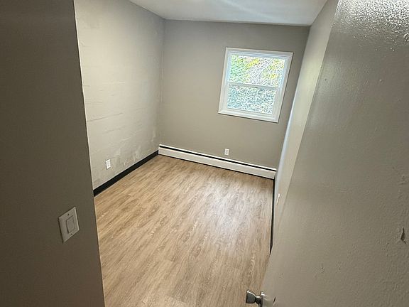 4th image of 1409 Blakeslee St #5