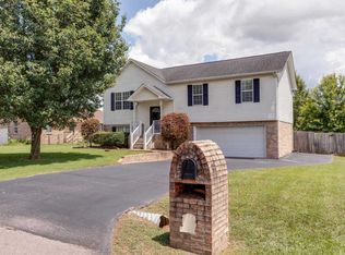 1903 Burlington Cir, Columbia, TN 38401
