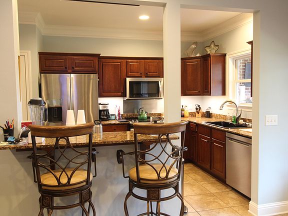 2nd image of 1805 Geerkin St APT 9