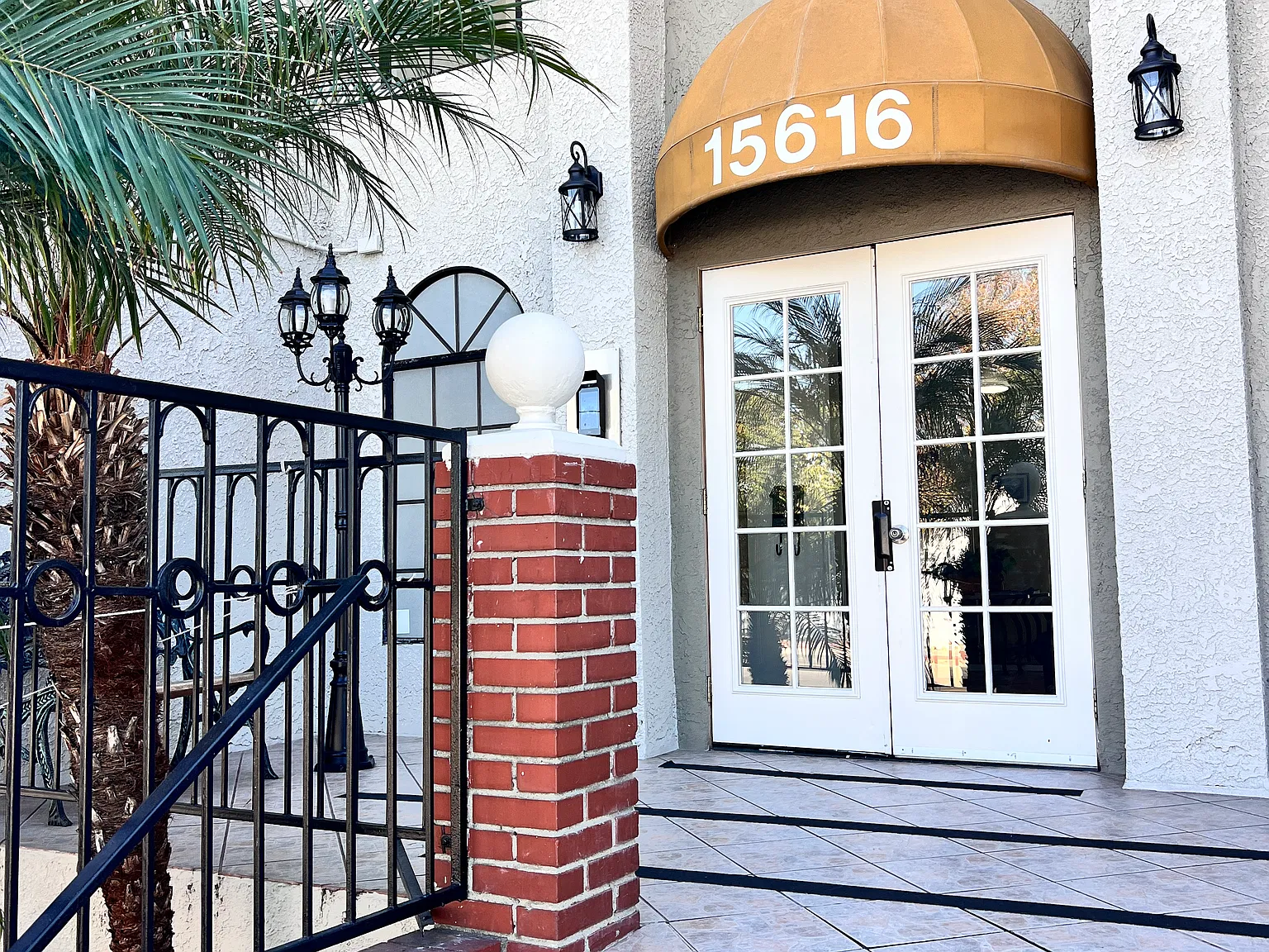 2 bed, $2,450 — Photo 2