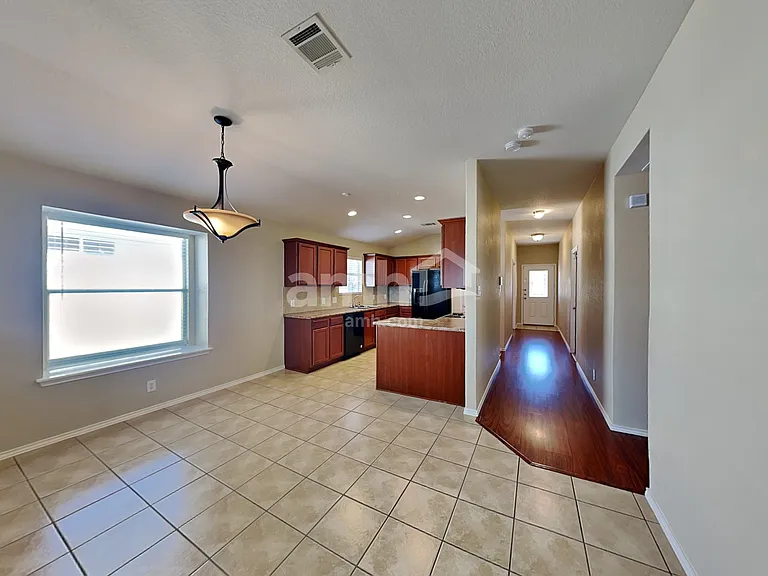 765 Tomah Dr — Photo 4