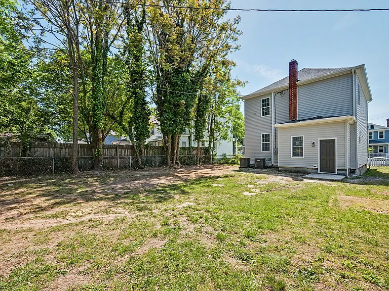 512 Bancroft Ave — Photo 7