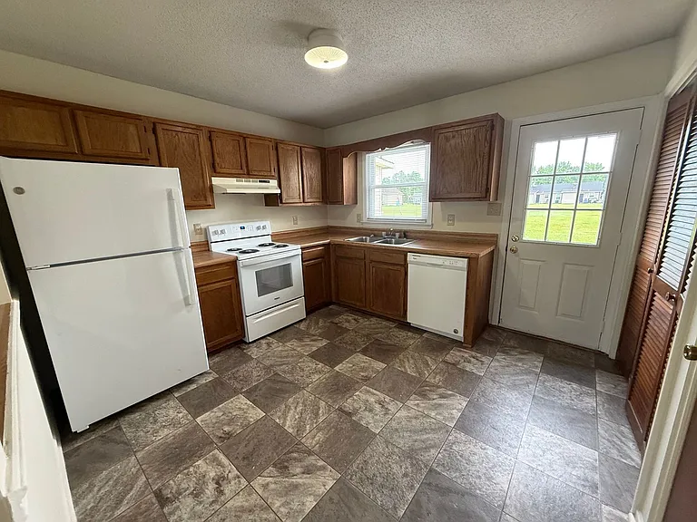 1802 Burgaw Hwy — Photo 2