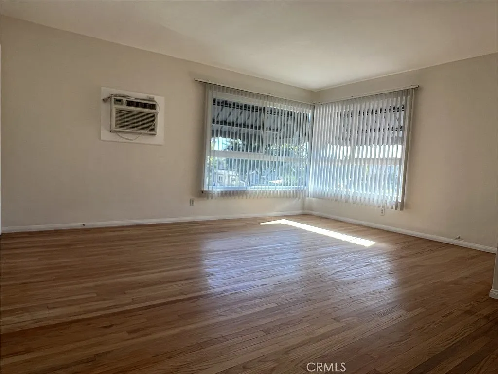 2 bed, 650 sqft, $2,150 — Photo 3