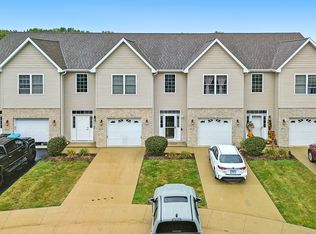 1613 Riverside Cir, Dixon, IL 61021