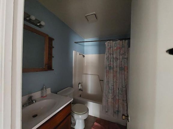 2nd image of 1658 S Fern Ave #102