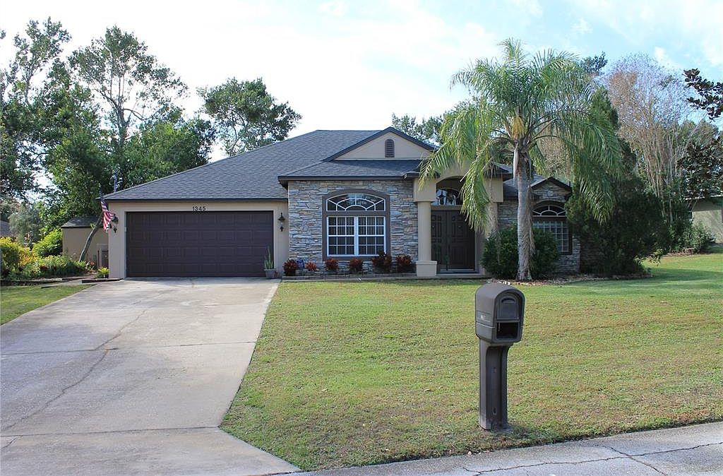 1345 N Shadow Ridge Dr