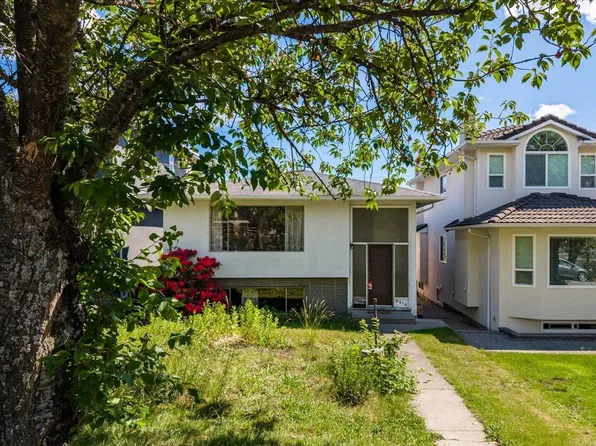 3918 Union St, Burnaby, BC V5C 2W7