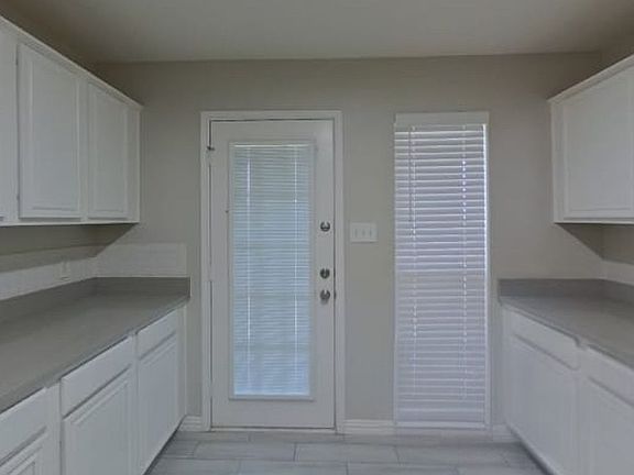 4th image of 804 Ponselle Dr