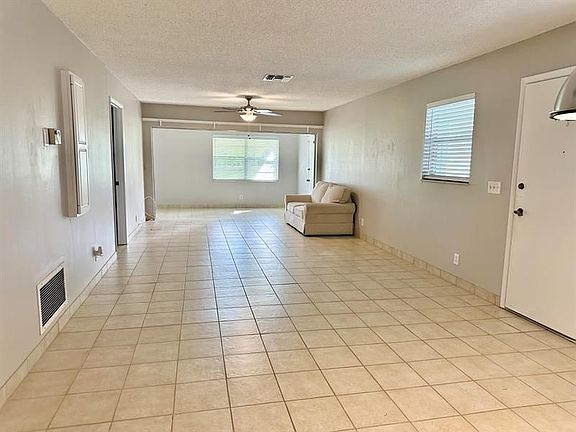 5th image of 419 Bluebird Ln #419