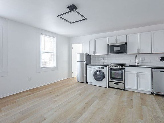 3rd image of 139 E Clifton Ave #306