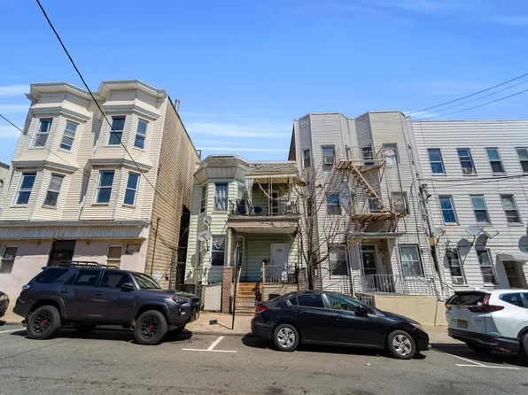 414 Monastery Pl, Union City, NJ 07087