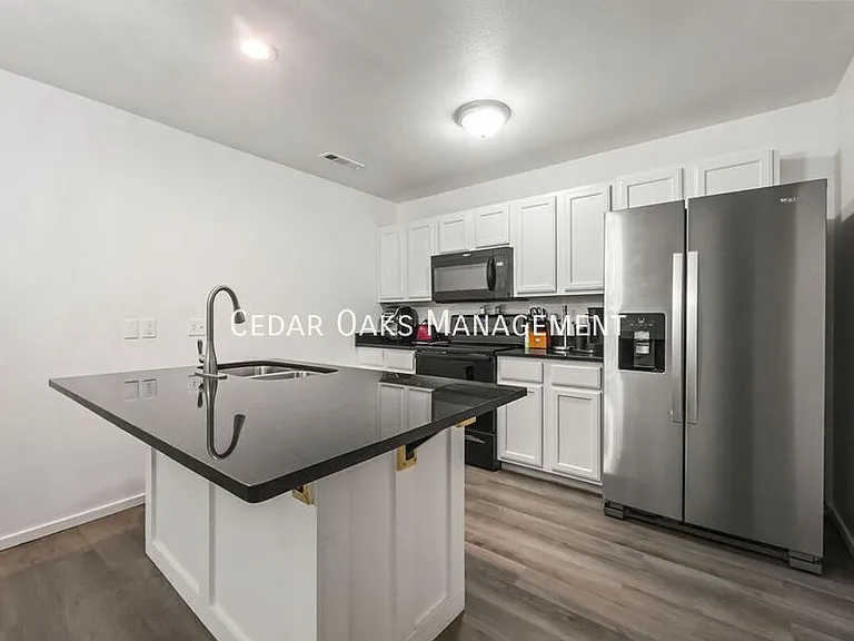 1290 Dove Loop #B — Photo 8