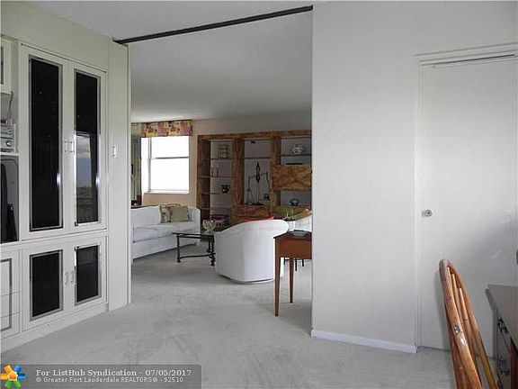 3rd image of 4400 Hillcrest Dr APT 601