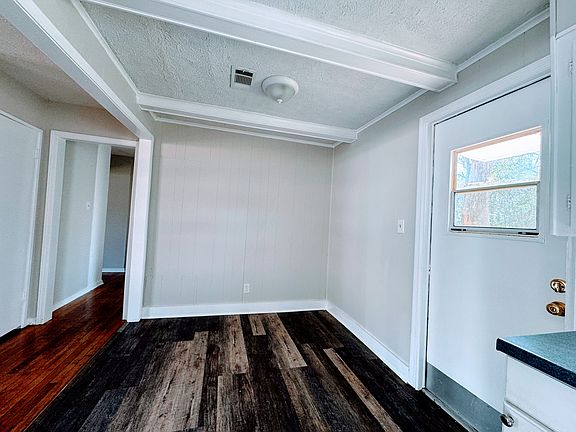 4th image of 3714 Farwood Dr