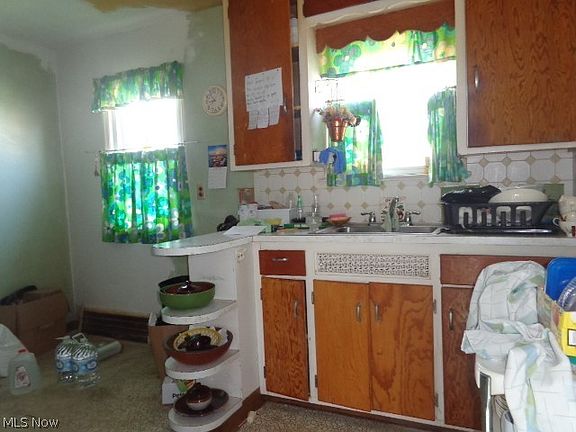 5th image of 448 E 328th St