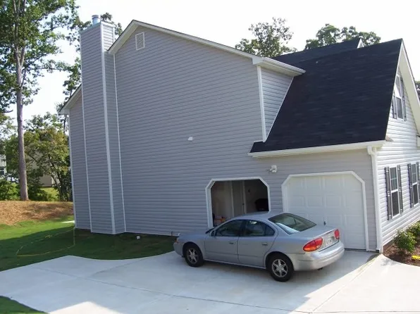 2592 Memory Ln, Douglasville, GA 30135