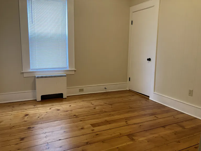 227 Cartier St #1 — Photo 8