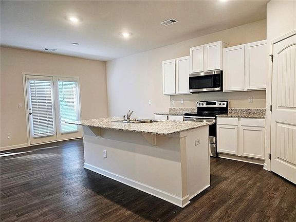 5th image of 306 Walnut Grove Way