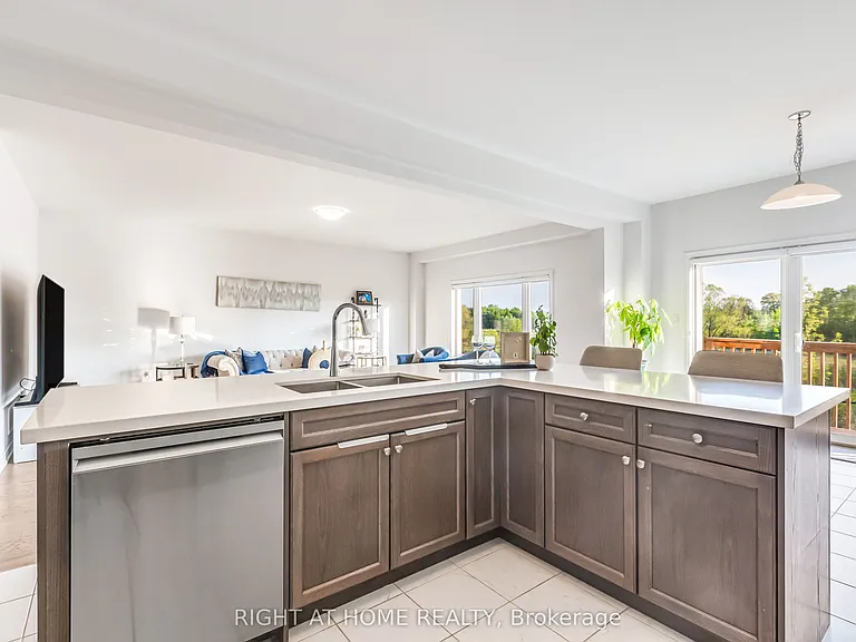 330 Gillespie Dr — Photo 19