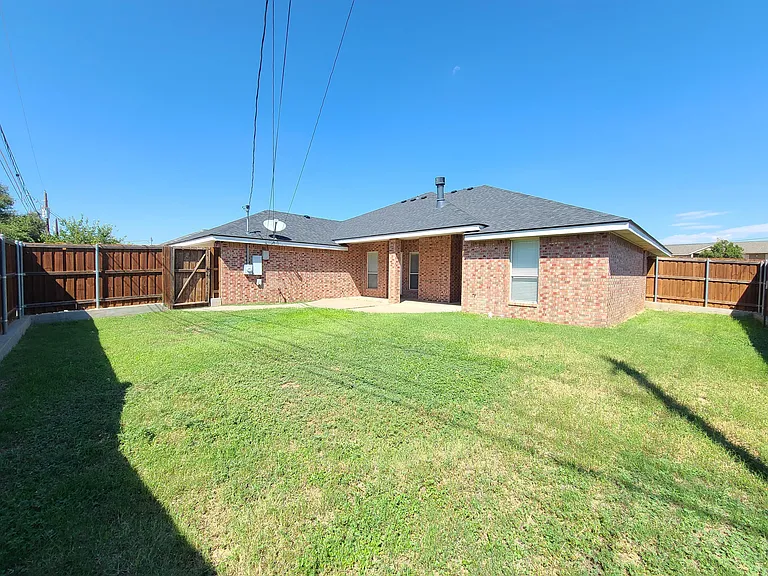 3401 Mark Ln — Photo 9