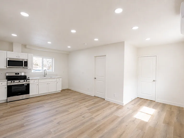 6187 Vanessa St — Photo 8