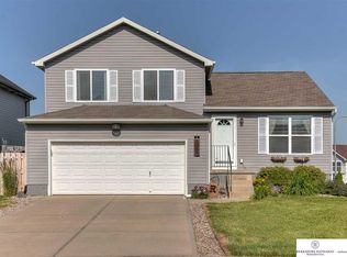 6953 N 88th St, Omaha, NE 68122