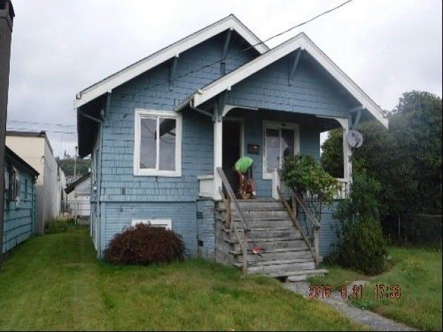 2nd image of 712 W 3rd St