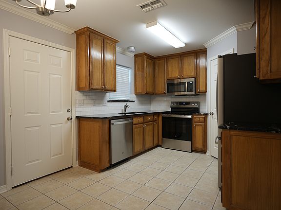 4th image of 1233 W Fairmont St