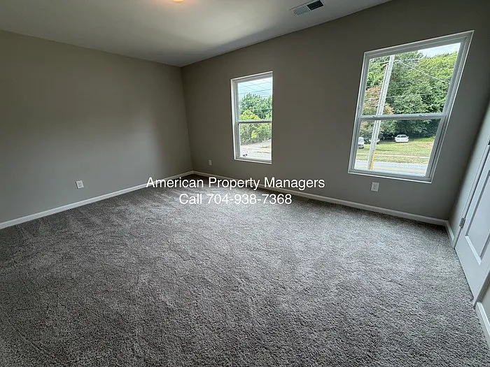 504 N Broad St — Photo 4