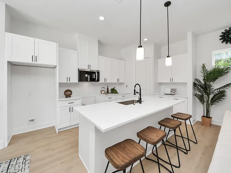 860 Rachel St #A — Photo 20