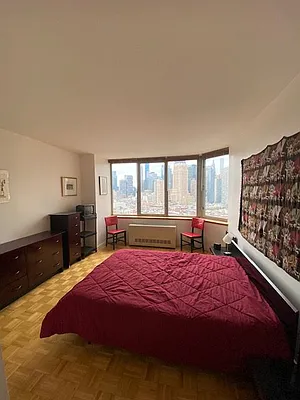 Rented by Fischer Group Realty, LLC | media 15