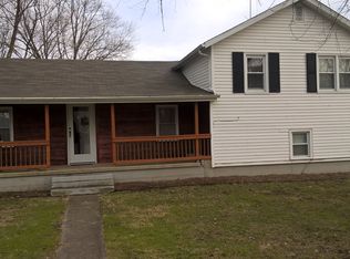 570 Morrow Ave, Hillview, IL 62092