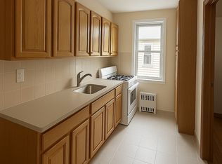 1662 66th St APT 2R, Brooklyn, NY 11204