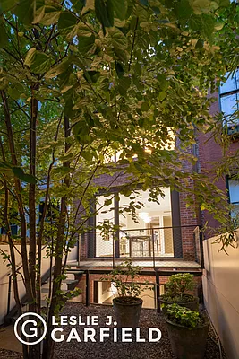 Sold by Leslie J. Garfield | media 23