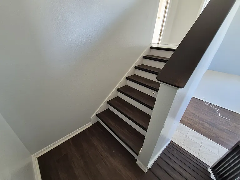 712 Parrot Ct — Photo 17