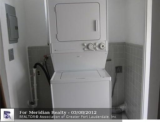 4th image of 1065 93rd St