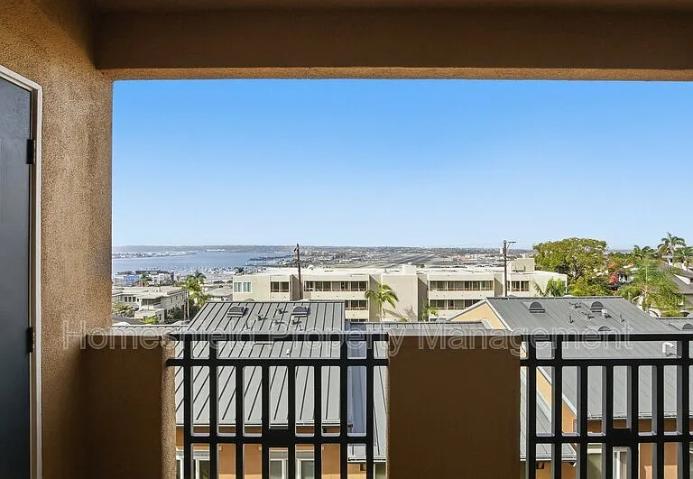 2330 1st Ave #411 — Photo 33