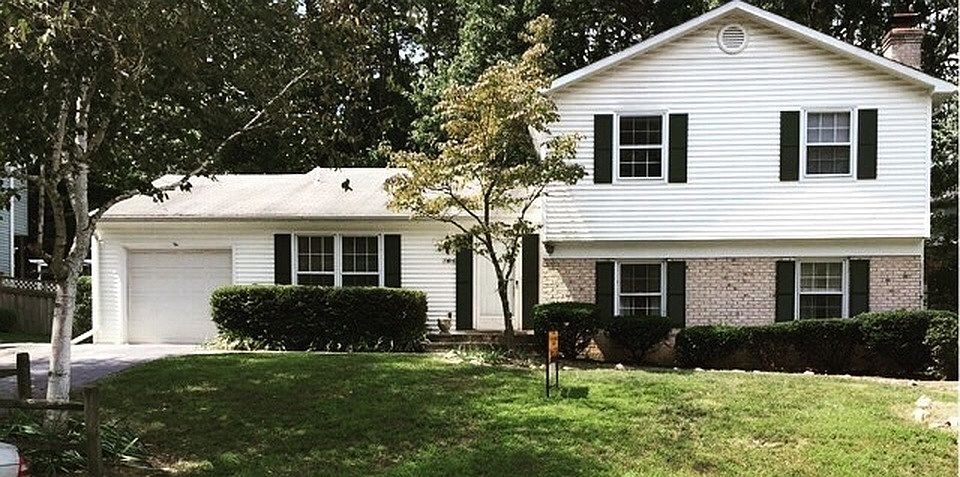 1st image of 7806 Newington Woods Dr