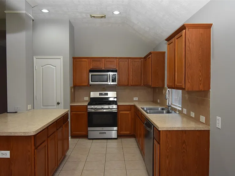 9518 Brackenton Crest Dr — Photo 5