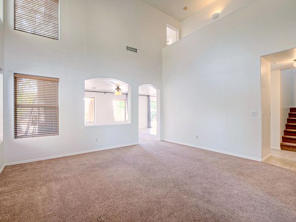 Frontroom2