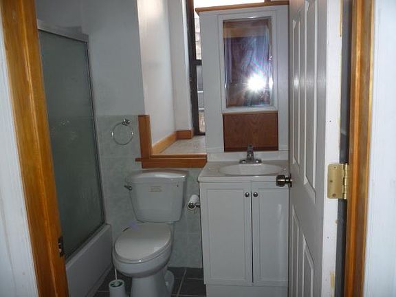 3rd image of 214 N 10th St Floor 2