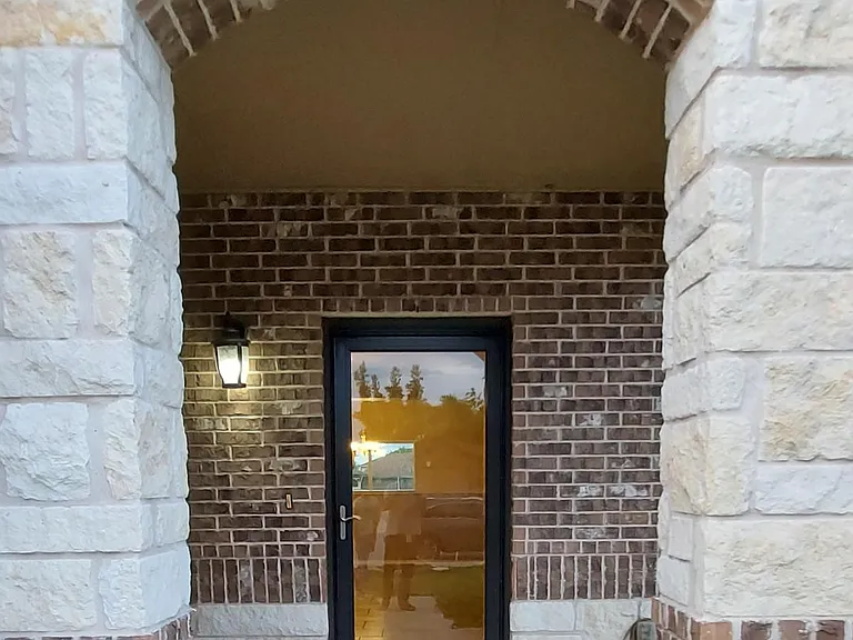 455 Gina Dr — Photo 3
