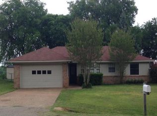 913 Christopher St, Whitehouse, TX 75791