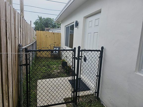 3rd image of 8640 NW 21st St #1