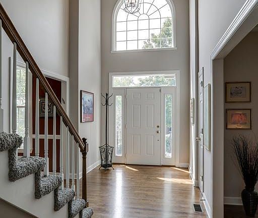 3rd image of 508 Cabot Pl