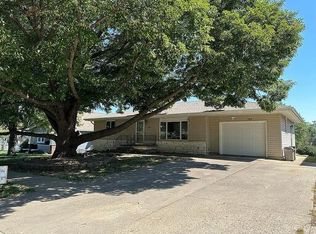 709 N Cherry St, Avoca, IA 51521