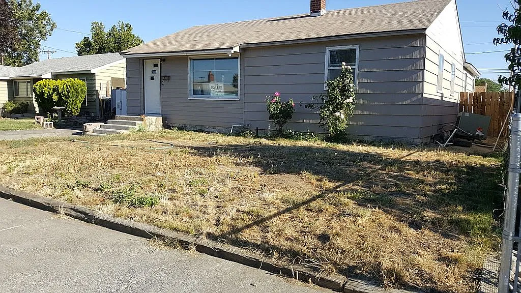 1828 W Henry St photo 1