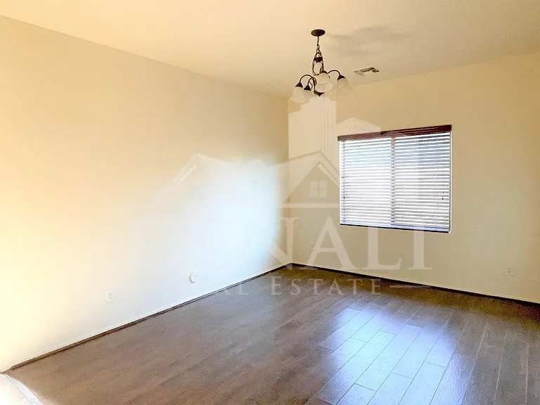 144 S 108th Dr — Photo 4